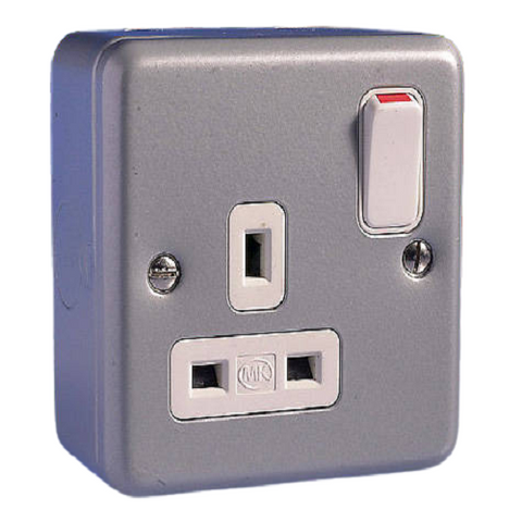 13 Amp 1 Gang Switched Metalclad Socket